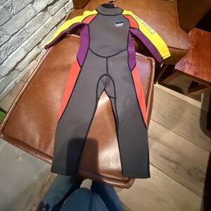Kids wet suit